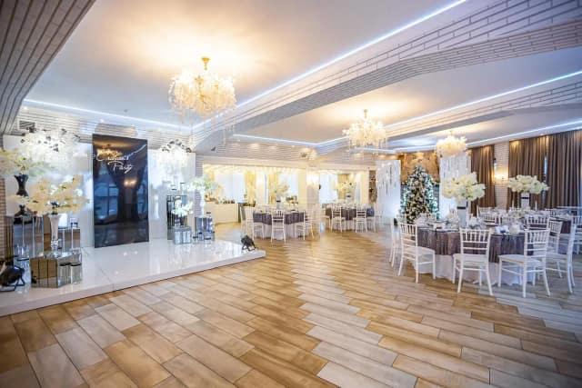 Sala Clasică, Villa Garden