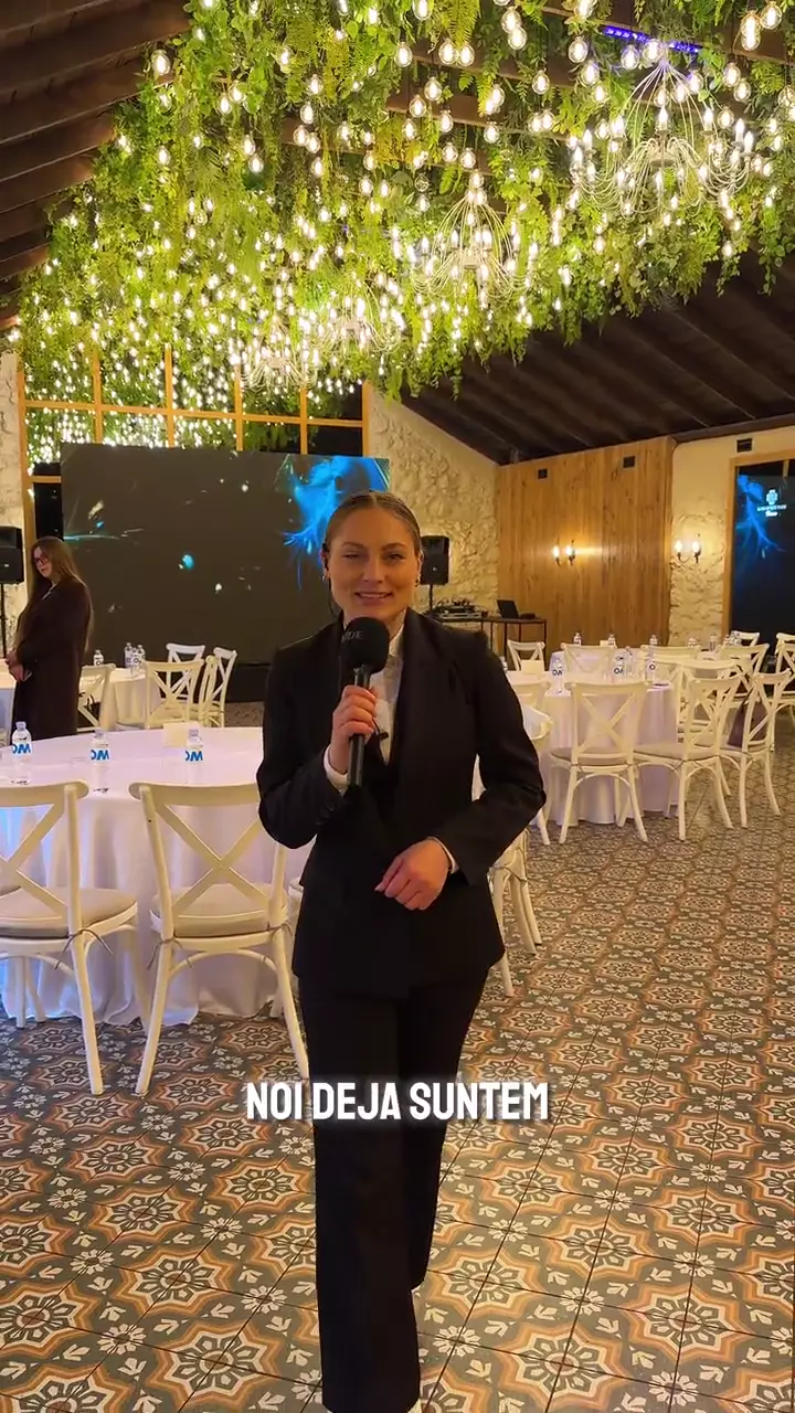Decor cu instalații luminoase